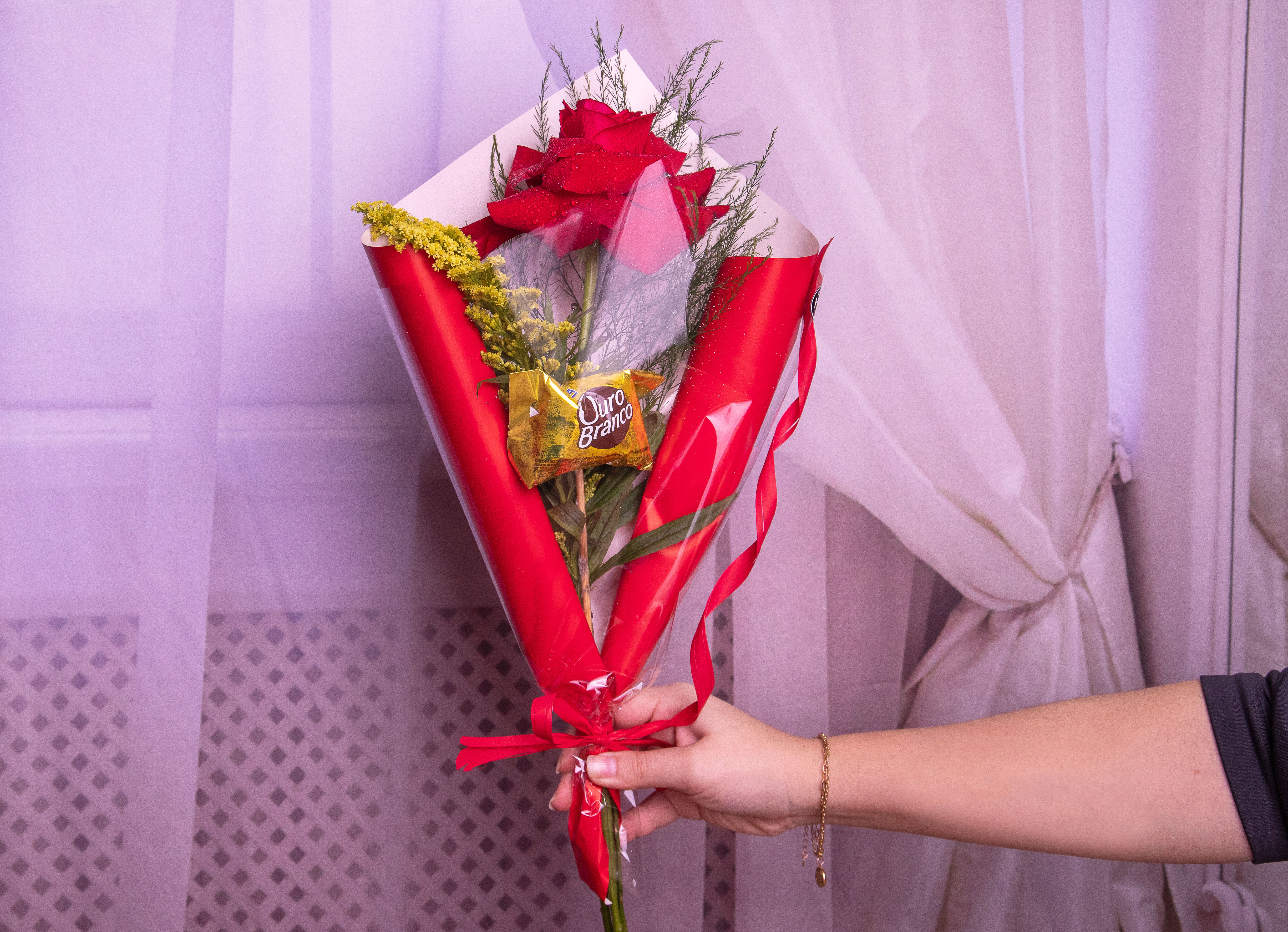 Rosa vermelha importada com bombom
