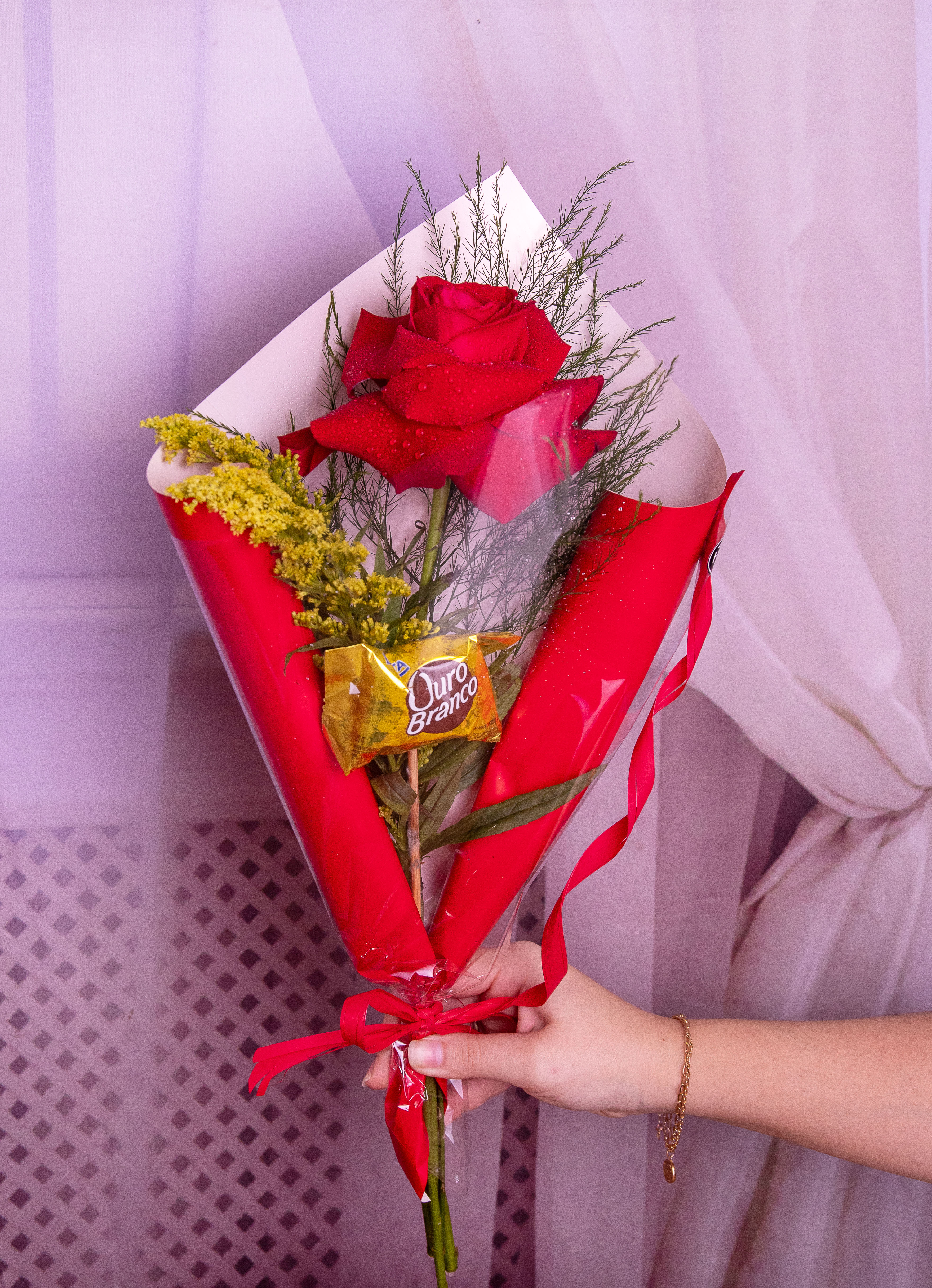 Rosa vermelha importada com bombom