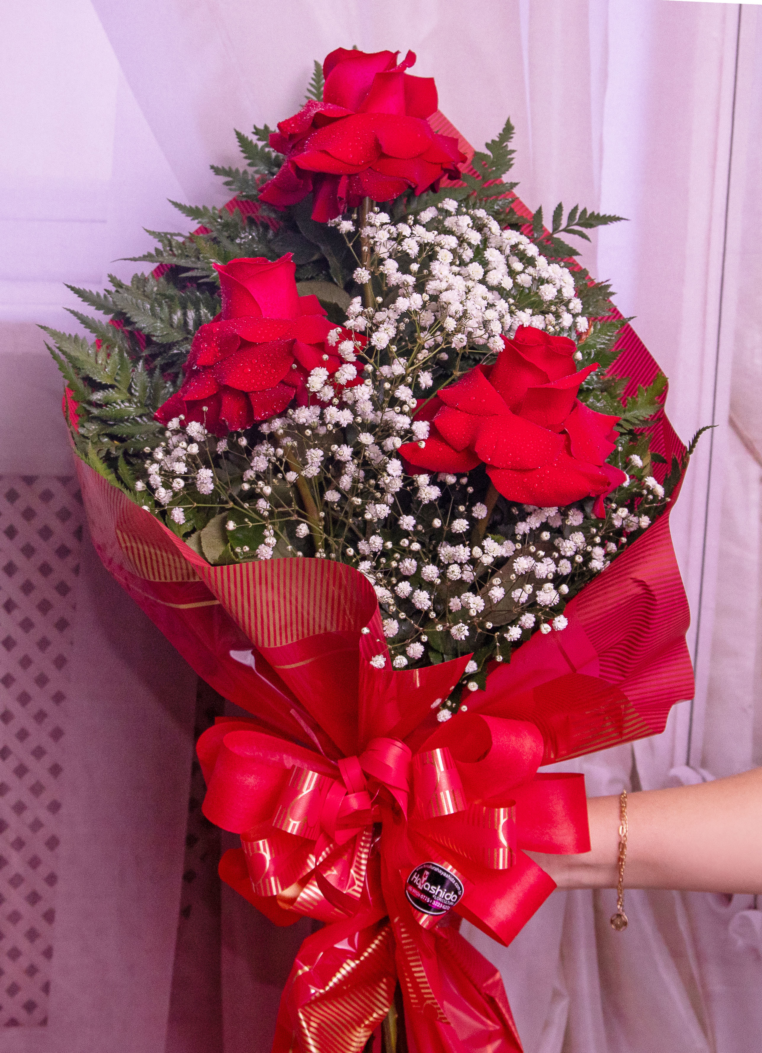 Buque com três Rosas Importadas